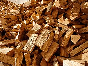 Brennholz lose geschüttet